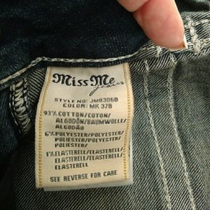 Size 28 inseam 32 miss me boot cut